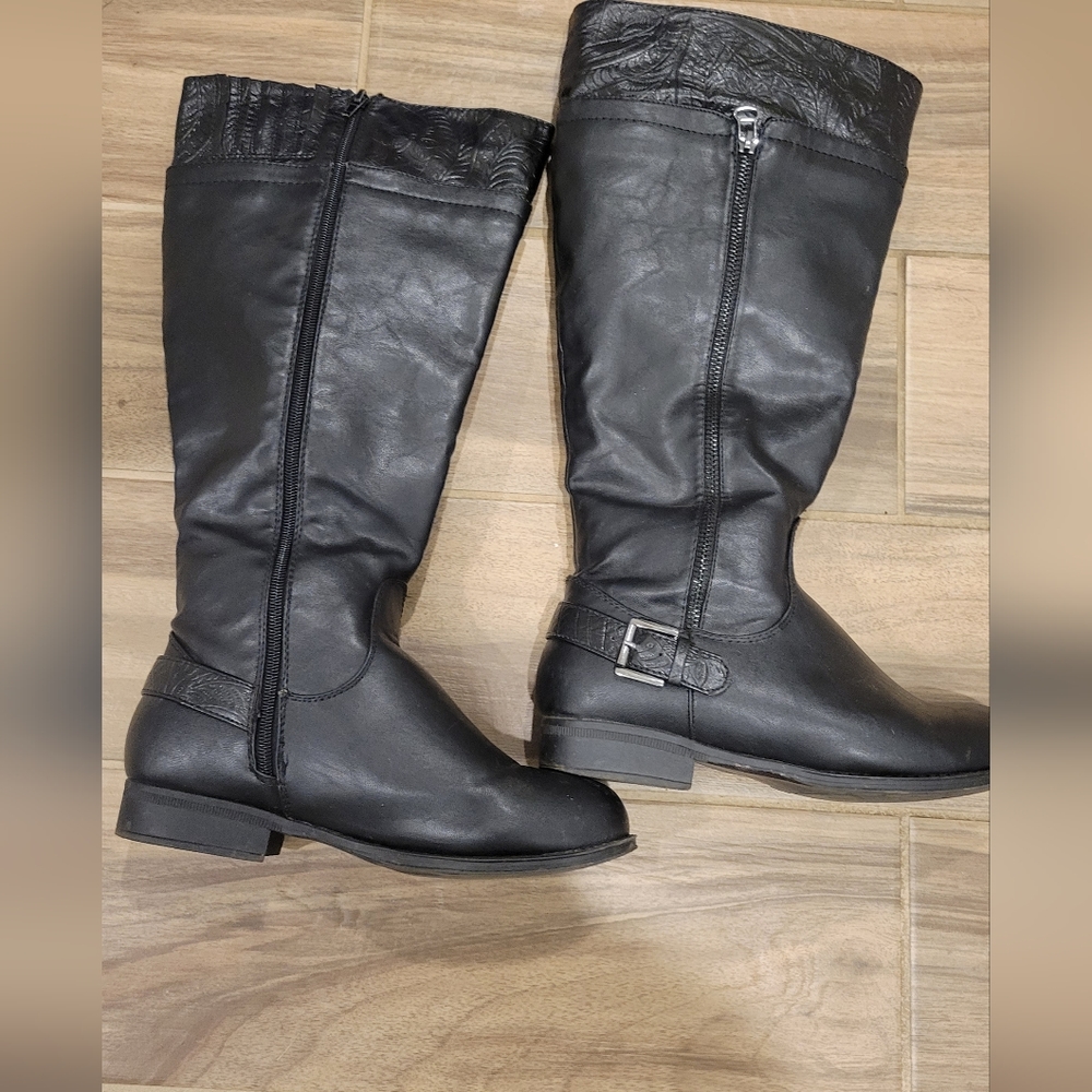 Black boots